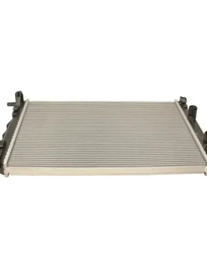Sezónní Sleva Chladič, chlazení motoru MAXGEAR AC273946