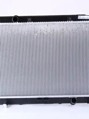 Chladič, chlazení motoru NISSENS 68150 Ověřený